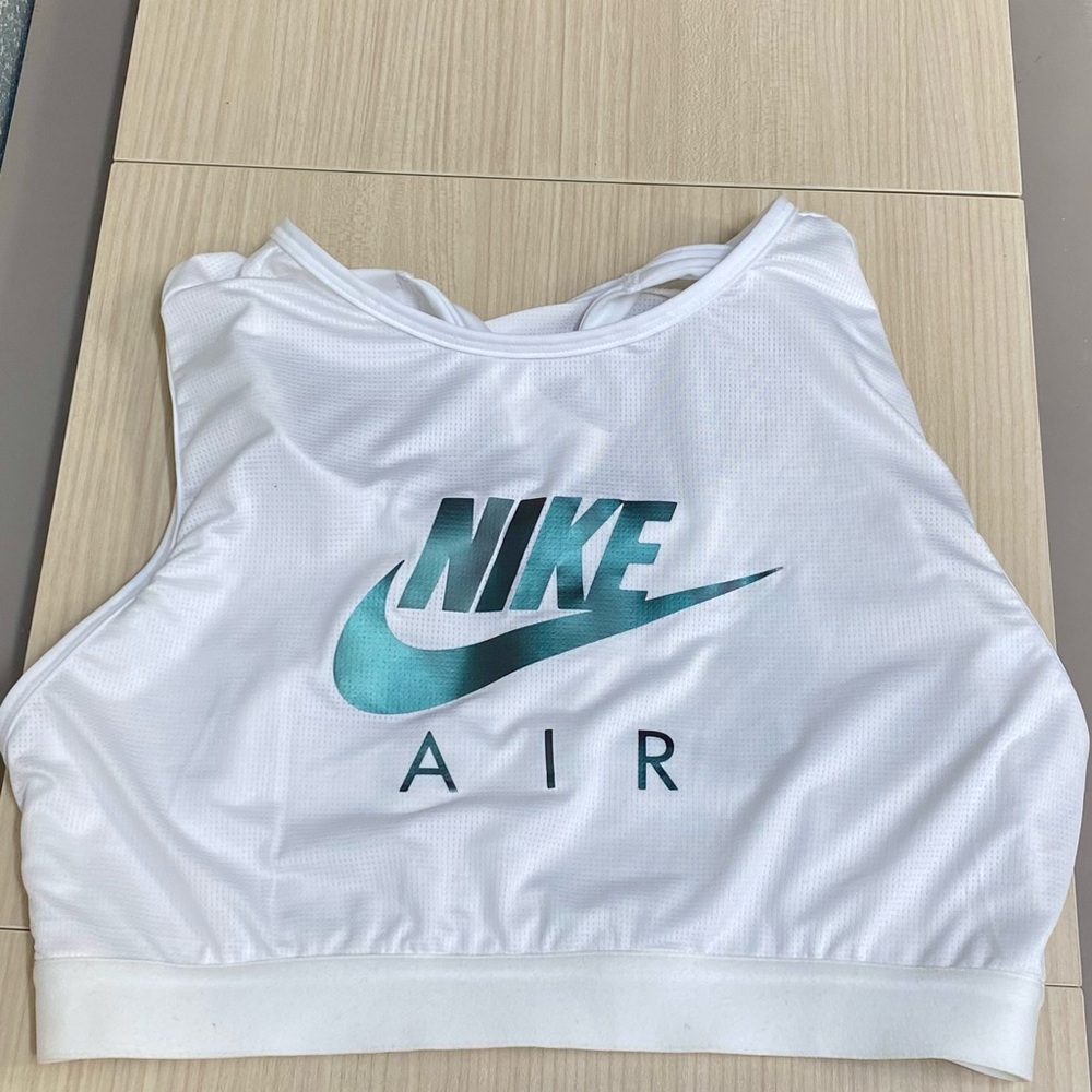 Nike Air Built-In Bra Crop Top